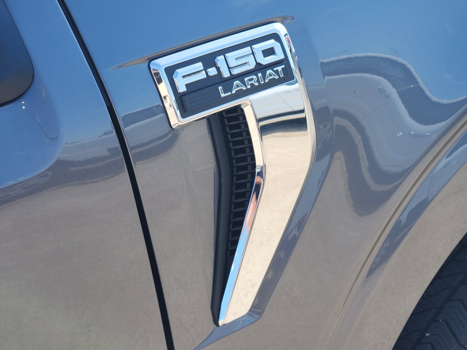 New 2026 Ford F150 Lariat w/ Equipment Group 501A Mid AWD/4WD image 12