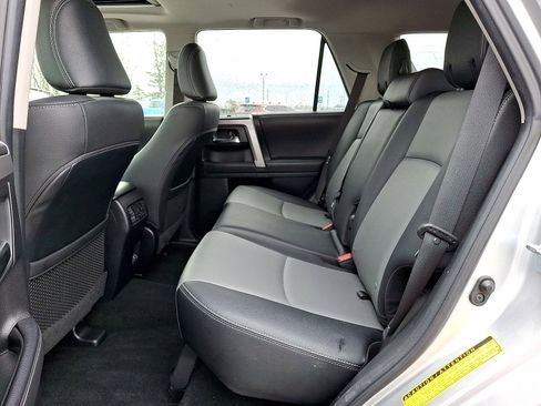 Used 2022 Toyota 4Runner SR5 Premium w/ Moonroof Package RWD image 20