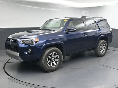 Certified 2024 Toyota 4Runner TRD Off-Road Premium image 4