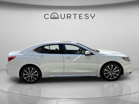 Used 2018 Acura TLX V6 w/ Technology Package FWD image 8