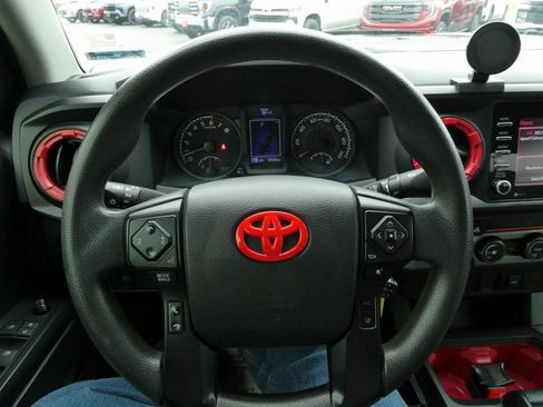 Used 2020 Toyota Tacoma SR image 26