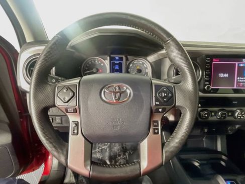 Used 2020 Toyota Tacoma SR5 AWD/4WD image 12