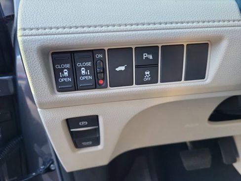 Used 2025 Honda Odyssey Touring image 35