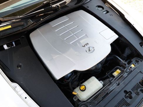 Used 2008 Lexus LS 460 4.6L V8 4DR SUV image 39