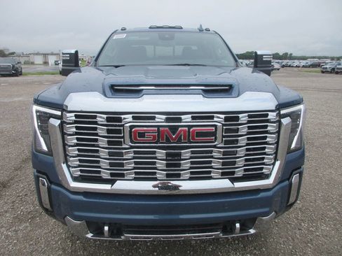New 2026 GMC Sierra 2500 Denali w/ Denali Reserve Package AWD/4WD image 12