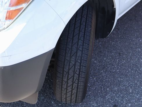 Used 2018 Nissan Frontier S image 41