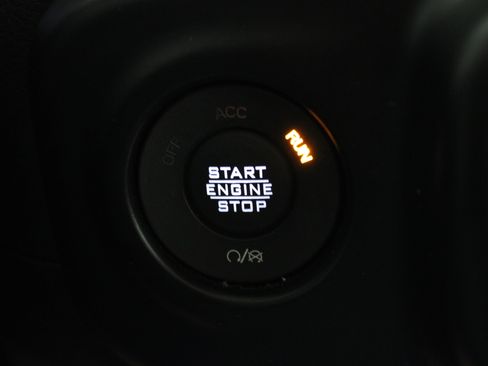 Used 2021 Jeep Wrangler Unlimited Sahara image 24