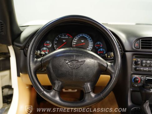 Used 2001 Chevrolet Corvette Coupe w/ Preferred Equipment Group2 RWD image 40