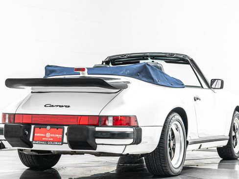 Used 1989 Porsche 911 Carrera RWD image 9
