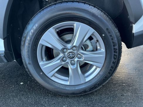 Used 2025 Toyota RAV4 XLE image 30