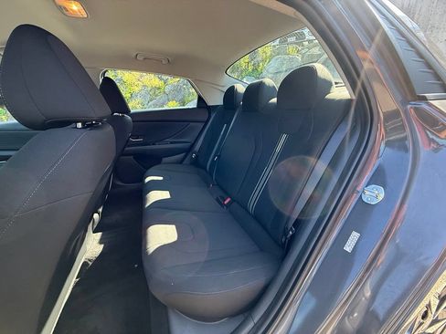 Used 2023 Hyundai Elantra SEL w/ Convenience Package FWD image 19