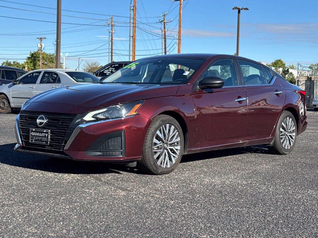 Used 2025 Nissan Altima 2.5 SV FWD image 4