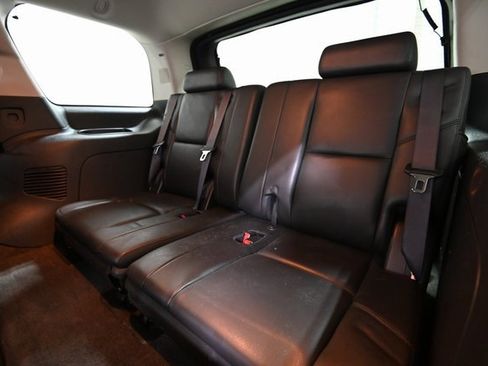 Used 2009 Cadillac Escalade AWD image 9