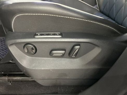 Used 2025 Volkswagen Atlas Cross Sport SEL Premium R-Line image 10