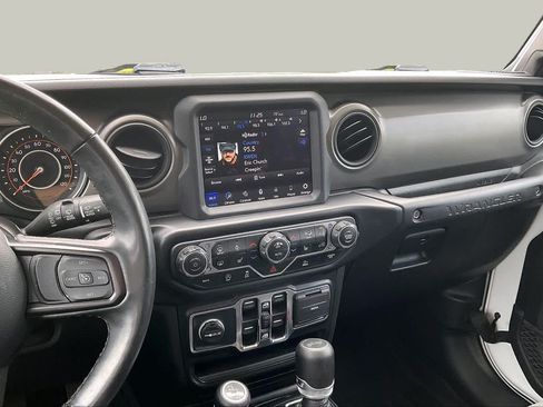Used 2022 Jeep Wrangler Unlimited Sport AWD/4WD image 7