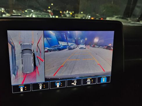 Used 2021 Chevrolet Tahoe Z71 w/ Z71 Signature Package image 6