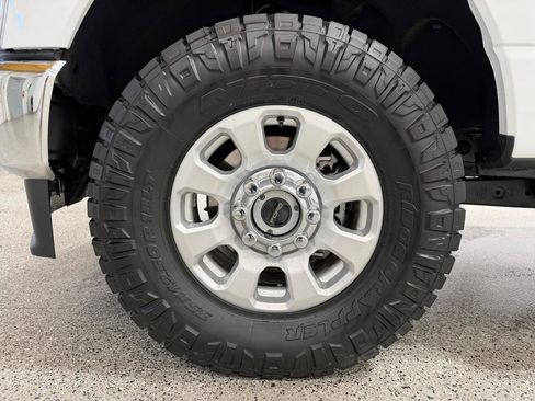 Used 2024 Ford F250 XLT w/ FX4 Off-Road Package AWD/4WD image 10