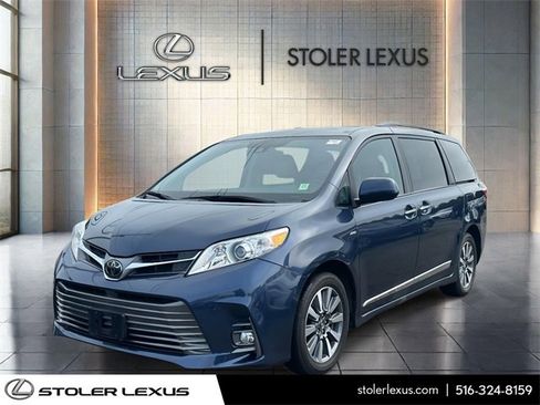 Used 2020 Toyota Sienna XLE image 7