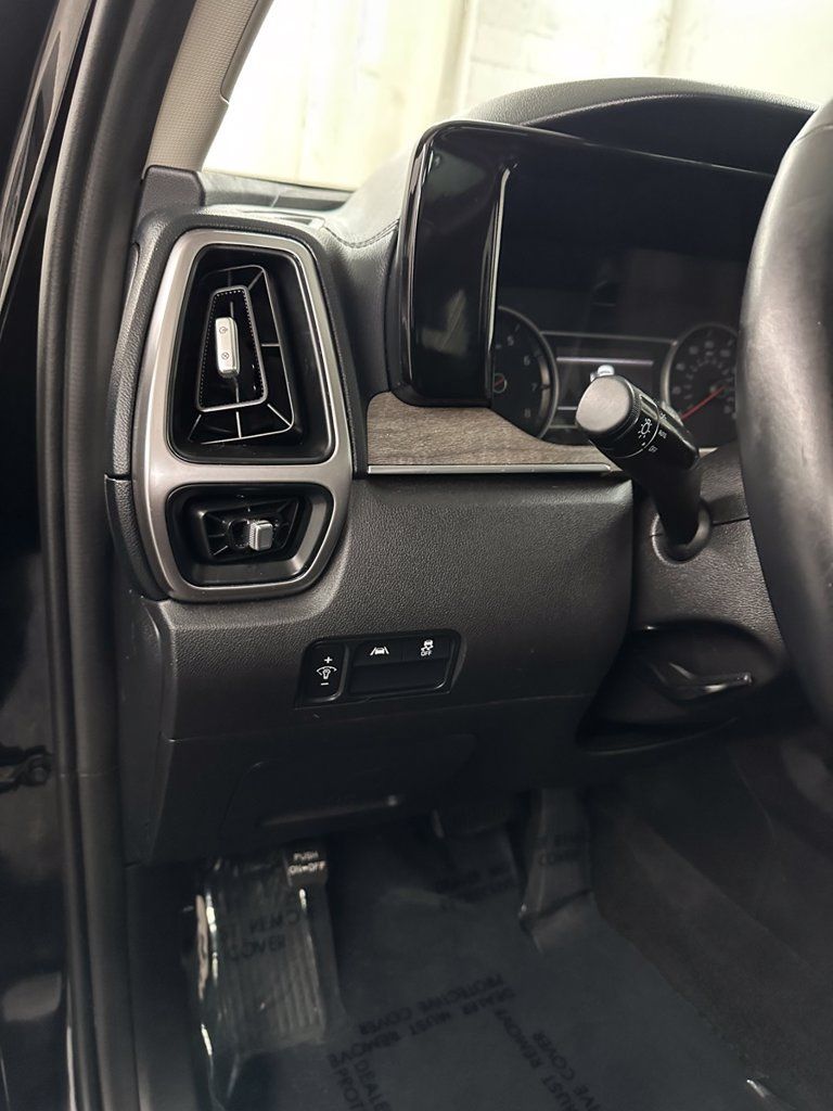 Used 2022 Kia Sorento S w/ Panoramic Sunroof Package AWD/4WD image 14