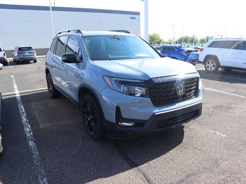 Certified 2025 Honda Passport Black Edition image 3