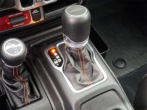 Used 2023 Jeep Gladiator Mojave w/ Cold Weather Group image 14