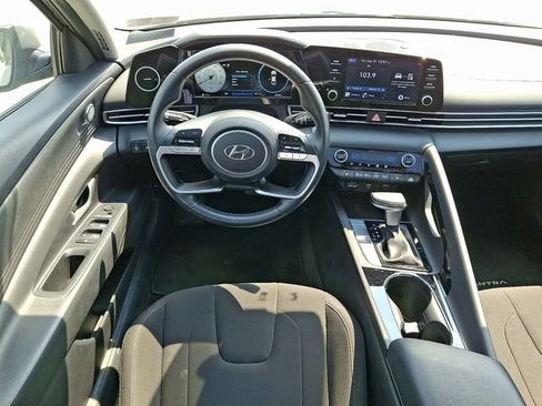 Used 2021 Hyundai Elantra SEL w/ Convenience + Premium Package FWD image 11
