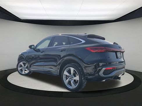 Certified 2025 Audi Q5 Premium Plus image 5