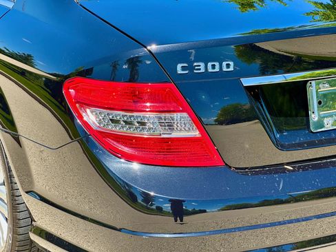 Used 2008 Mercedes-Benz C 300 4MATIC Sedan image 8