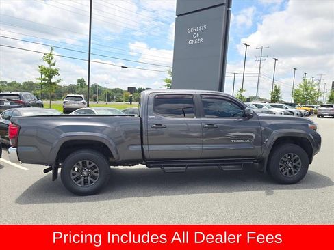 Used 2020 Toyota Tacoma SR5 RWD image 2