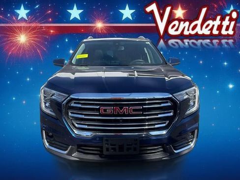 Used 2022 GMC Terrain SLT w/ Infotainment Package II image 2