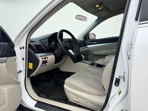 Used 2011 Subaru Outback 2.5i Premium image 18