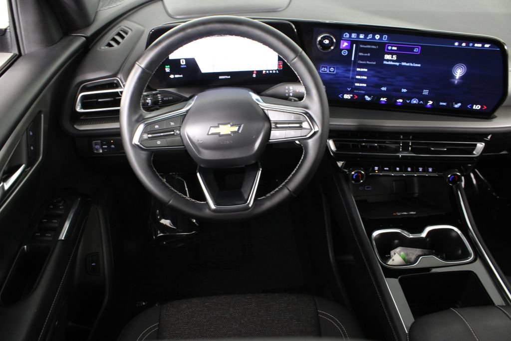 Used 2026 Chevrolet Traverse LT FWD image 6