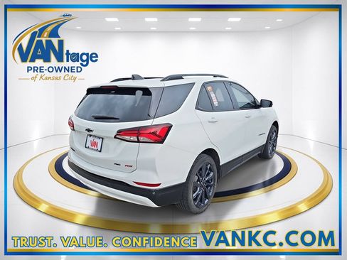 Certified 2024 Chevrolet Equinox RS w/ RS Leather Package AWD/4WD image 6