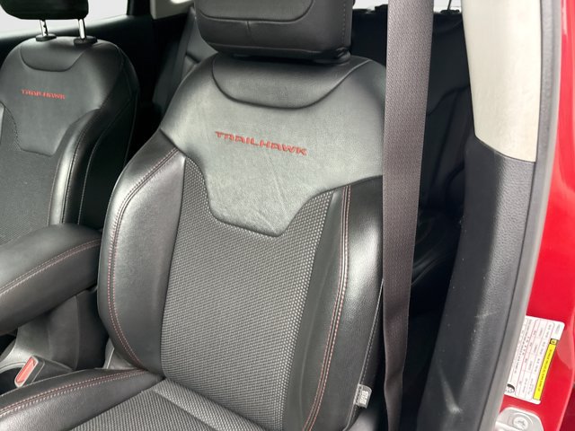 Used 2020 Jeep Compass Trailhawk w/ Cold Weather Group AWD/4WD image 9