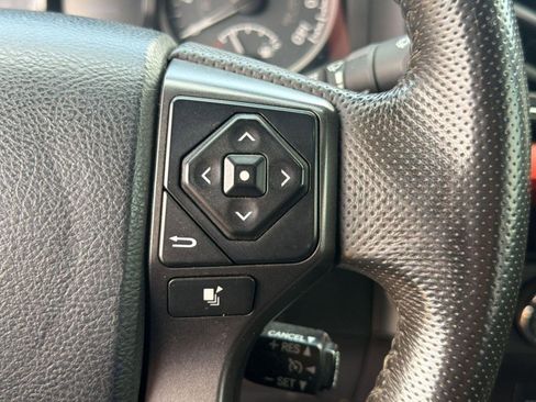 Used 2017 Toyota Tacoma TRD Off-Road w/ Tow Package (A/T) AWD/4WD image 21