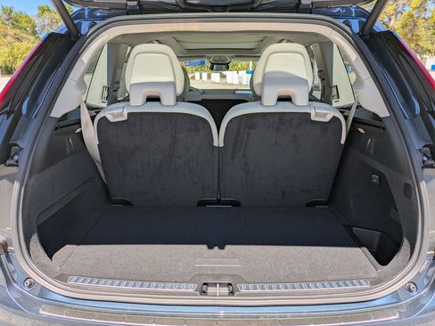 New 2026 Volvo XC90 T8 Ultra w/ Protection Package Premier AWD/4WD image 13