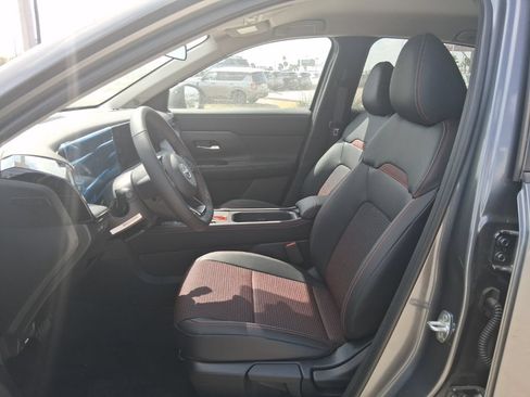 New 2026 Nissan Kicks SR w/ Cold Weather Package AWD/4WD image 17