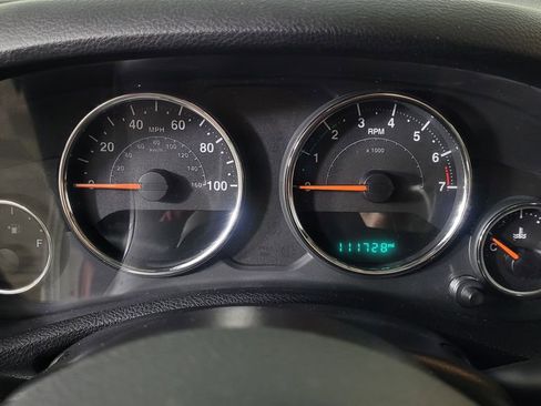 Used 2018 Jeep Wrangler Unlimited Sahara image 18