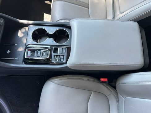 Used 2025 Honda Pilot Touring image 27