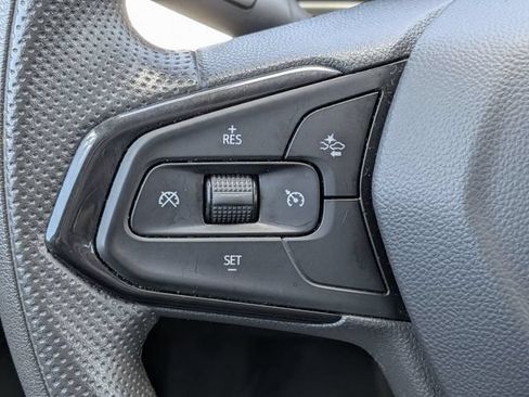 Used 2024 Chevrolet Trax LT FWD image 24