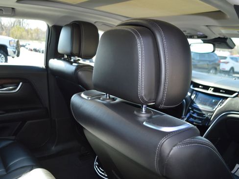 Used 2013 Cadillac XTS Premium image 28