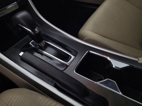 Used 2015 Honda Accord LX image 26