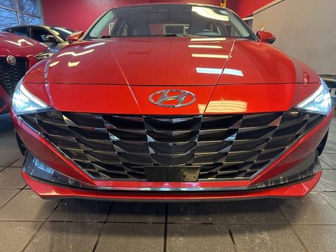 Used 2021 Hyundai Elantra Limited image 7