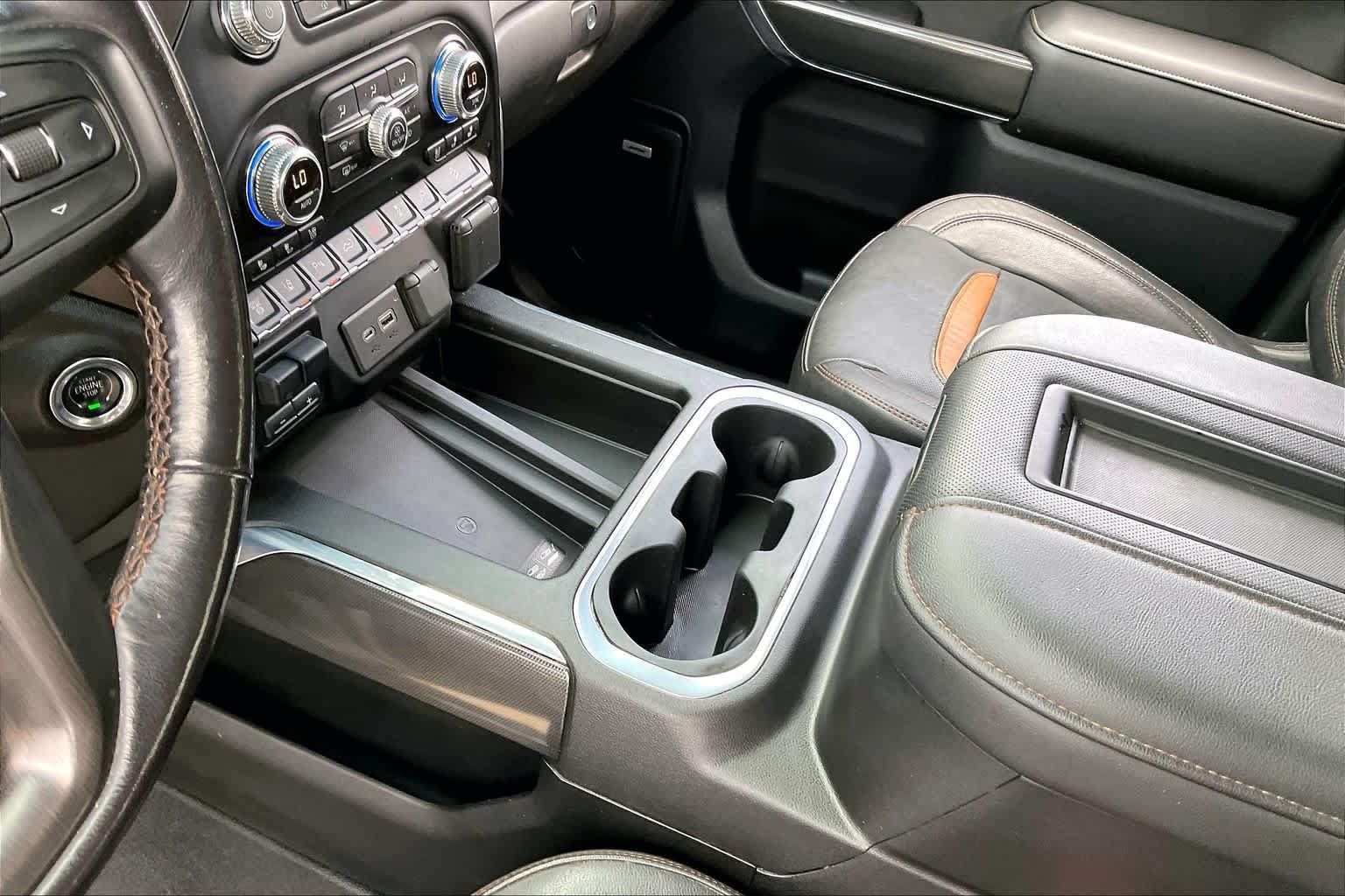 Used 2020 GMC Sierra 3500 AT4 w/ AT4 Premium Package AWD/4WD image 16