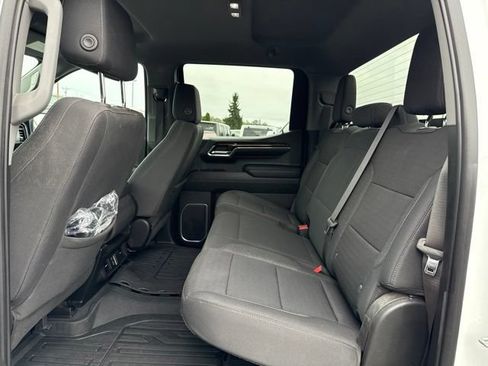 Used 2023 GMC Sierra 1500 SLE AWD/4WD image 16
