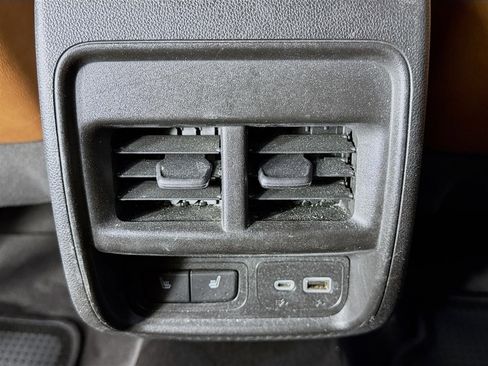 Used 2021 Cadillac XT4 Premium Luxury image 25