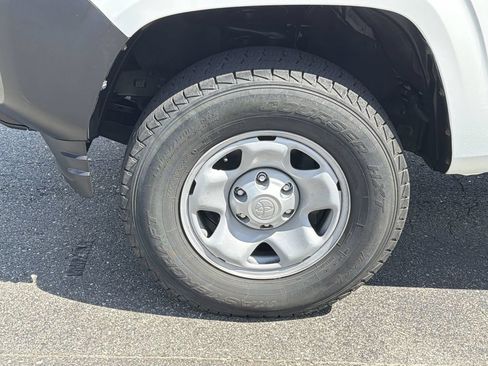 Used 2019 Toyota Tacoma SR RWD image 10