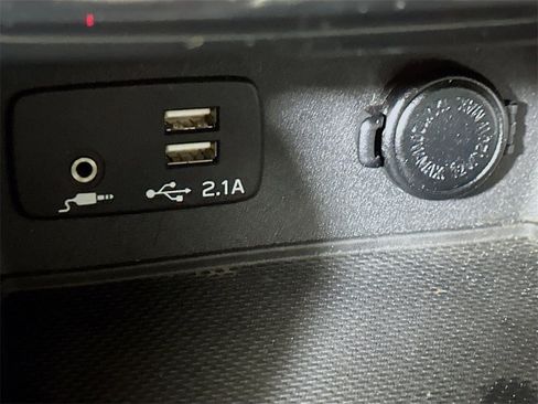 Used 2019 Subaru Forester Limited w/ Popular Package #3 image 31