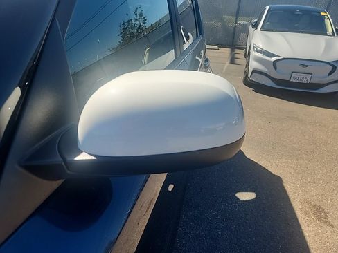 Used 2018 Kia Soul + FWD image 6