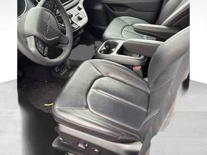 Used 2023 Chrysler Pacifica Touring-L w/ S Appearance Package